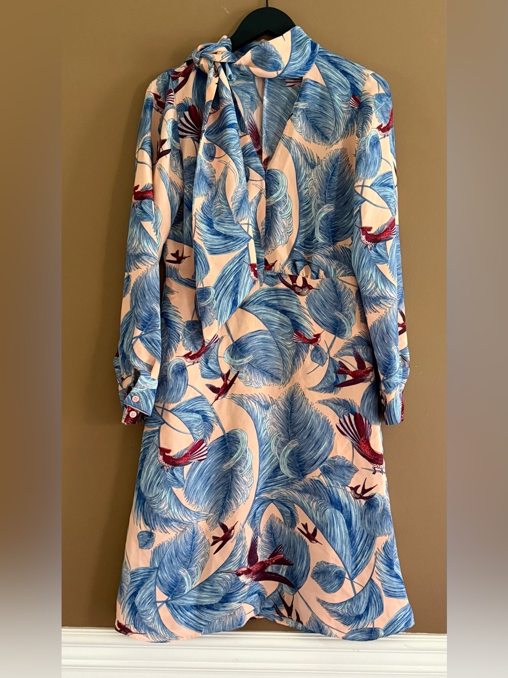 BCBGMaxAzria Blue and Red Feather-Print Long Sleeve Dress